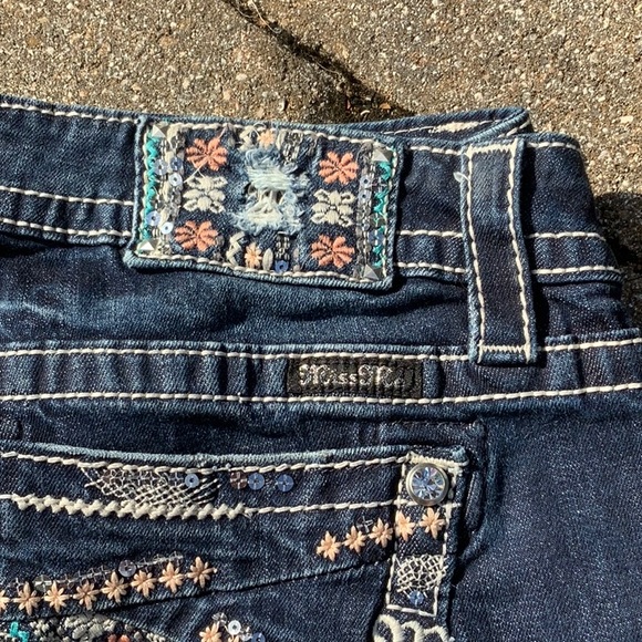 NEW WITH TAGS MISS ME SIGNATURE BOOT CUT JEANS, SIZE 30, INSEAM 34 - Picture 3 of 10